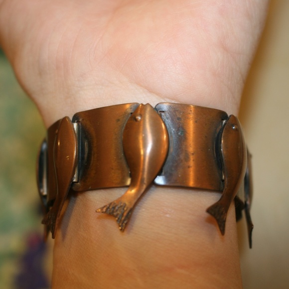 Mid Century Rebajes Copper Wide Fish Bracelet - Picture 7 of 8